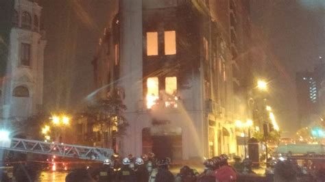 Plaza San Martín Las imágenes del incendio que consumió un histórico