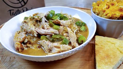 Chicken Gravy Cornbread Dressing – TasteDis