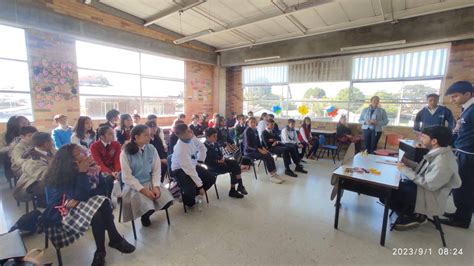 Participación de LICEO LUNITA DE CHIA en la competencia SPELLING BEE