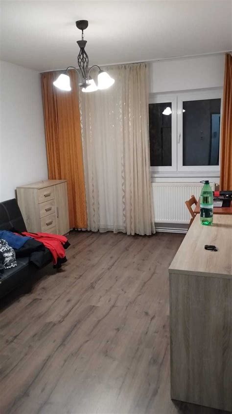 Proprietar Inchiriez O Garsoniera Decomandata Central Brasov Olx Ro