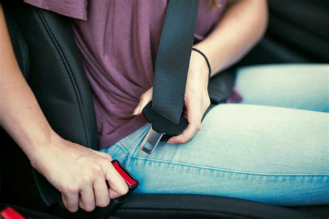 Cómo Colocar el Cinturón de Seguridad en el Coche Isletasdevado