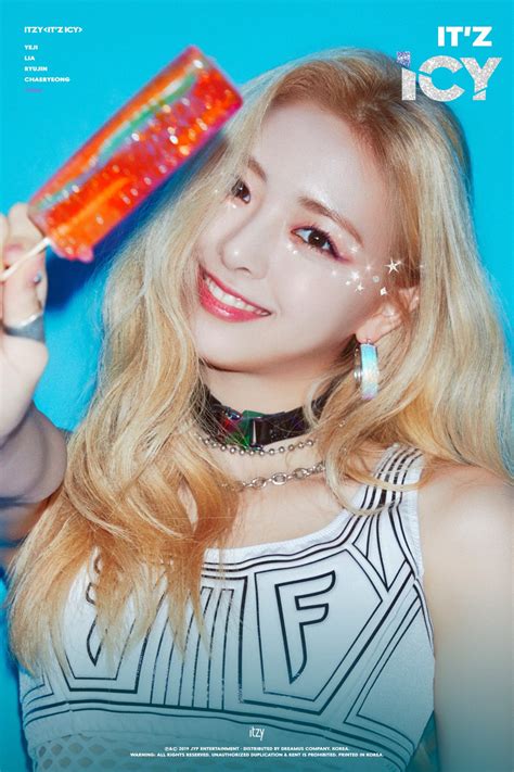 ITZY Itz Icy Yuna Teaser Photos K Pop Database Dbkpop