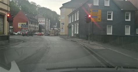 Ab wann hat man rote Ampel wirklich überquert Haltelinie i