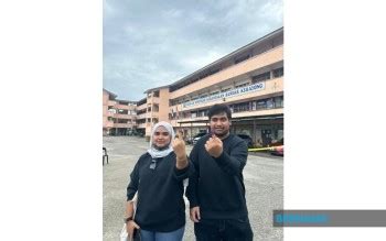 BERNAMA GE15 First Time Voters Share Their Smooth Experience