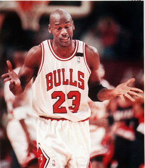 Magic Johnson to thank for Michael Jordan’s shrug moment?