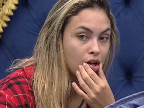 Bbb 21 Sarah E Gil Se Desesperam Com Volta De Carla Não Somos