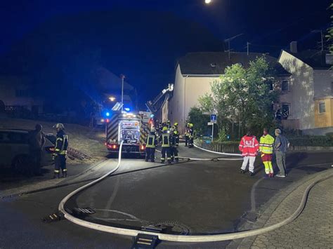 Feuer In Leerstehendem Geb Ude In Kenn Polizei Vermutet Brandstiftung