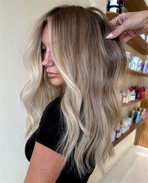 Lowlights with blonde hair can transform your look this fall season 6