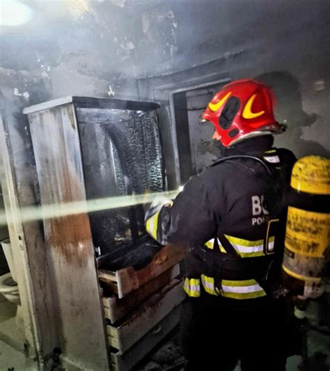 Se Incendi Un Geri Trico Y Tuvieron Que Evacuar A M S De Personas