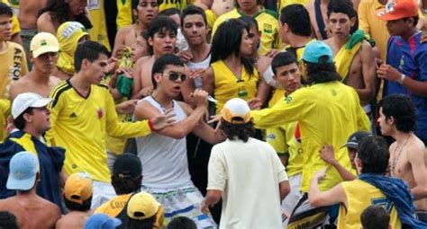 Hinchas Del Atlético Bucaramanga Atacan Fisicamente A Jugadores En