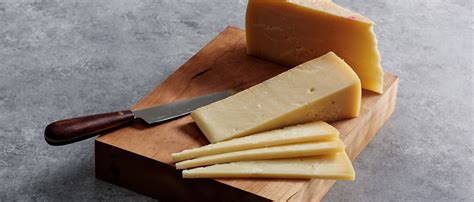 The Best Port Wine and Cheese Pairings | Wisconsin Cheese