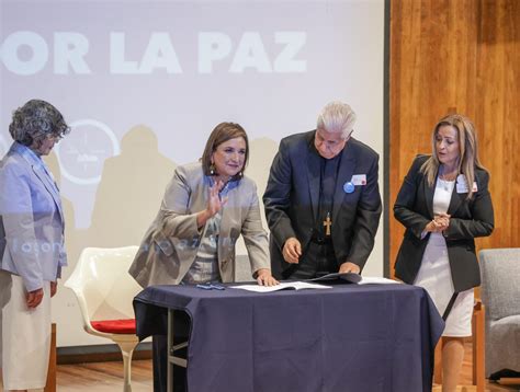 Firma Xóchitl Gálvez Compromiso Nacional por la Paz Polémica y Café