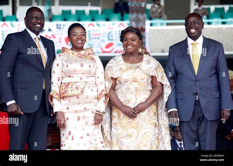 Le Président Du Kenya William Ruto Pose Pour Une Photographie Avec