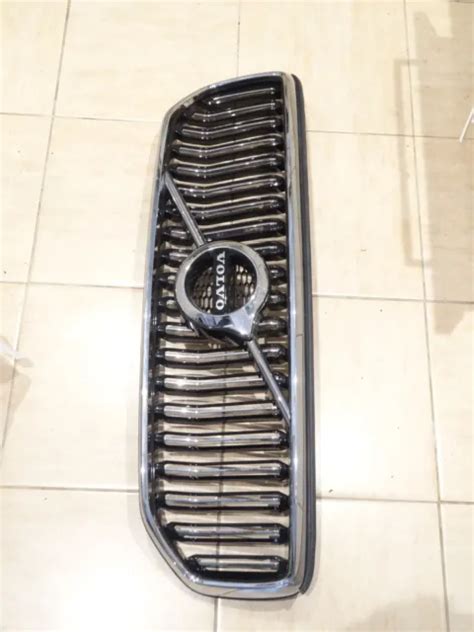 Genuine Volvo Xc Front Bumper Radiator Grill