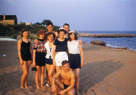 35 Wonderful Color Photos Show Beach Life In The 1950s Vintage Everyday