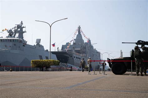 海軍新濱營區11日開放國造3艦艇成亮點 學童搶先登艦參觀 政治 中央社 Cna