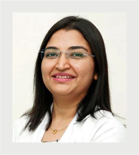 Dr. Rashmi Agarwal: Best Infertility Specialist in Delhi-NCR | Nova IVF