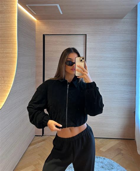 Leah Perkins (@imleahperkins) • Instagram photos and videos