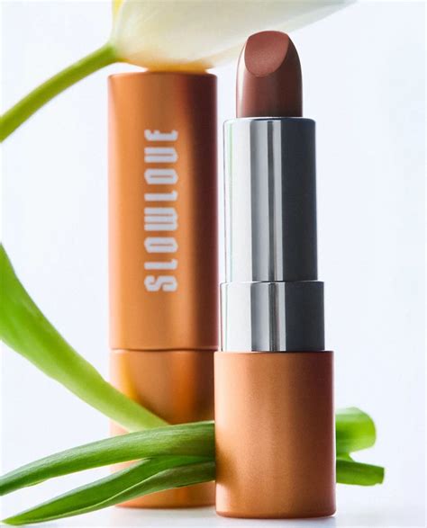 SARA CARBONERO LABIAL Sara Carbonero Se Une A La Tendencia Labios Nude Con El Nuevo Labial