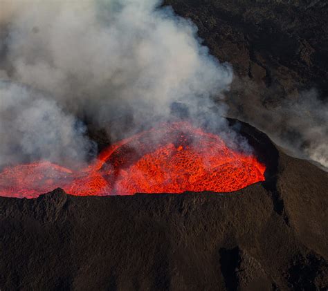 Cauldron Fire Lava Magma Mountain Smoke Volcano Hd Wallpaper