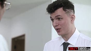 Huge Tits MILF Dee Williams Swallowed Big Cock And Enjoyed Rough Threesome Fucking XNXX