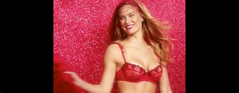 Vidéo Bar Refaeli Et Passionata Nous Souhaitent De Bonnes Fêtes De