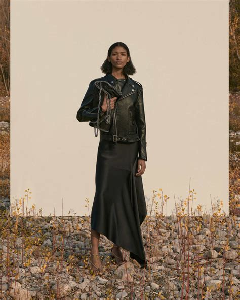 Stella Mccartney Presents Her New Pre Fall Collection Luxferity