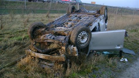 Zwei Schwerverletzte nach Überschlag auf der A39 regionalHeute de