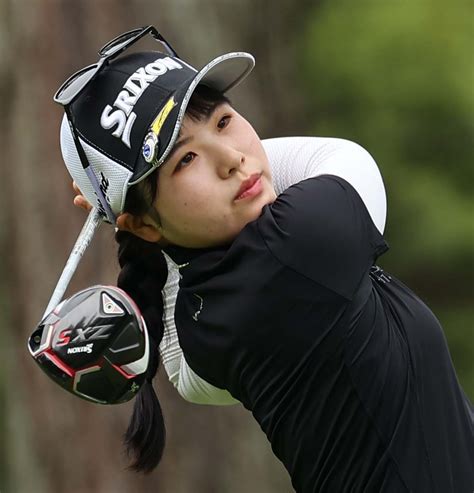 藤田さいきツアー通算6勝目に王手 2位タイ稲見萌寧と新人尾関彩美悠 4位山下美夢有ら4人 国内女子ゴルフ写真ニュース 日刊スポーツ