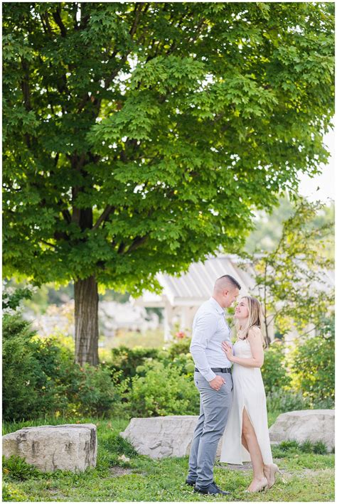 Lincoln Park Engagement Session | Devyn & Jordan