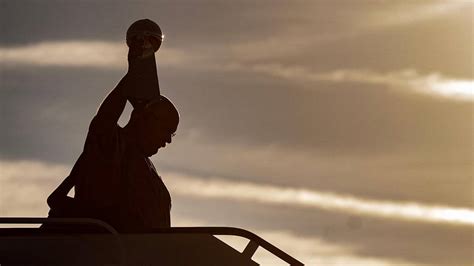 Photos of the Kansas City Chiefs arriving home after Super Bowl LVII ...