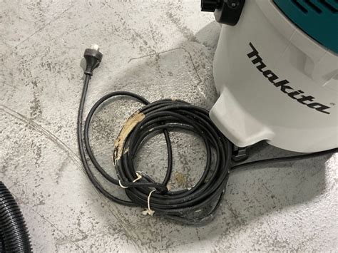 Dnl Makita 1200w 30l Wet Dry M Class Dust Extraction Vacuum Vc3012mx1 Sku 179402 Hilco