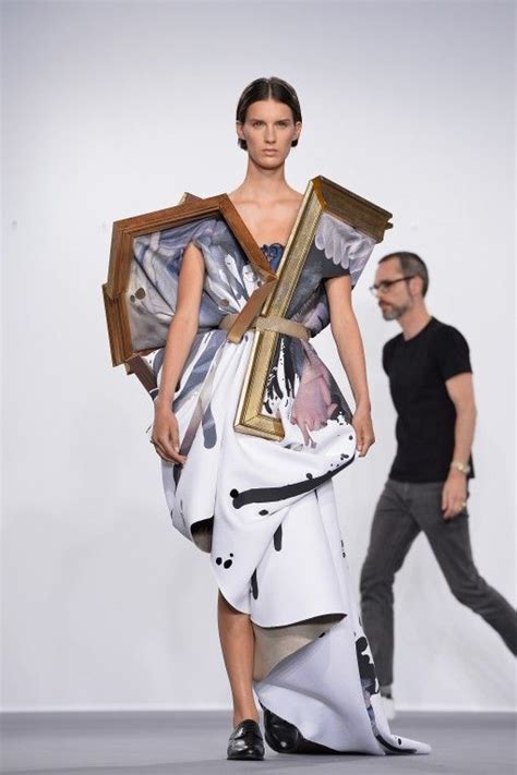 Viktor And Rolf Haute Couture Fallwinter 20152016 Go Fug Yourself