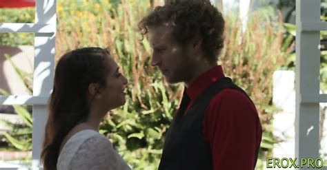 Nude Brunette Sara Luvv Does It Way Better