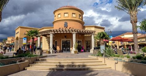 Desert Hills Premium Outlets - Palm Springs