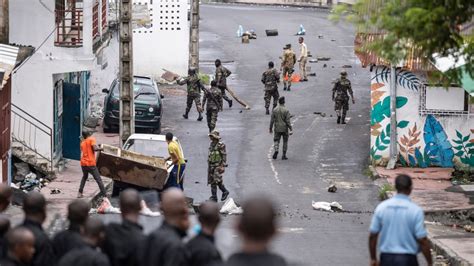 Présidentielle contestée aux Comores un couvre feu instauré