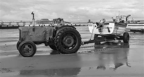 Getting The Boats In At Cromer Th Oct Mark Wisbey Flickr