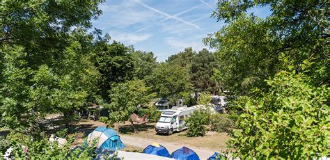 Emplacement Camping Au Bord Du Lac L Man Forfait Confort