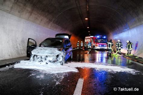 Fahrzeug Ger T In Tunnel In Brand