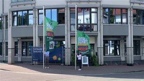 Bau Und Siedlungsgenossenschaft Video Flagge Hissen Tag Der