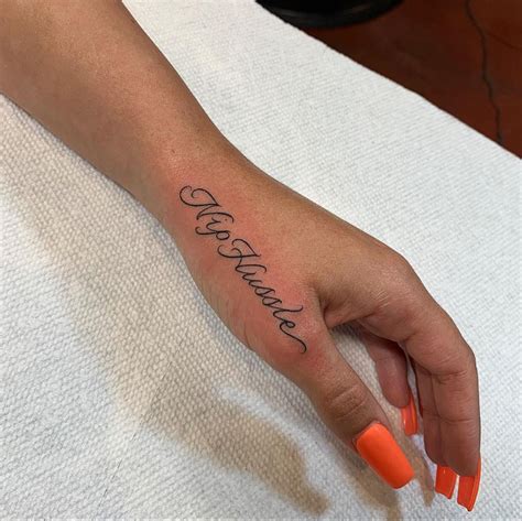 Pinterest Supreme Cora🎭 Name Tattoo On Hand Cute Hand Tattoos Name Tattoo On Hand For Women