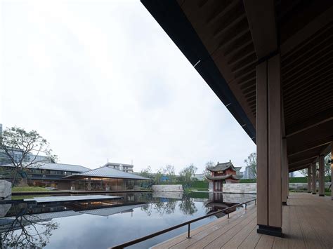 Gallery of Kunming Caohai Building Expansion Project of Wen Xing Lou