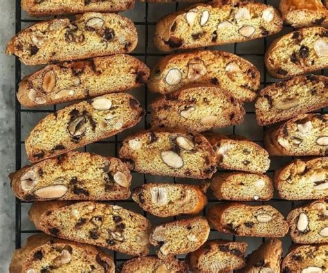 FINTI CANTUCCI MANDORLE E CIOCCOLATO dolce biscotto facile Cucinare è