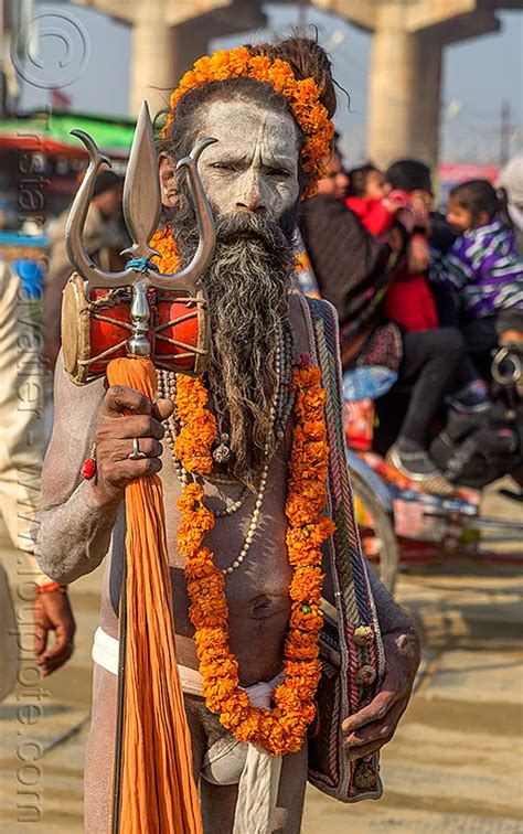 naga baba  trident hindu sadhu india