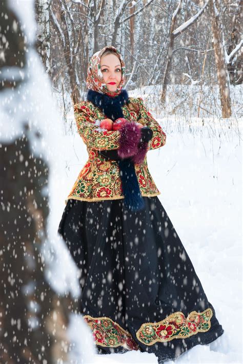 Русская зима | Традиционные платья, Наряды, Этнические наряды