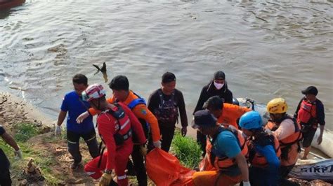 Tim Sar Temukan Korban Kedua Proses Pencarian Bocah Tenggelam Di Kali