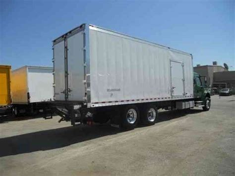 Freighliner 26ft Refrigerated Box Truck Extra Cab Sleeper Only 92k