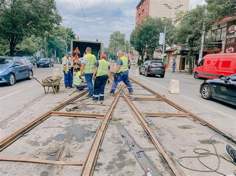 Doi bărbaţi au fost reţinuţi după ce au furat 7 bucăți din șina de