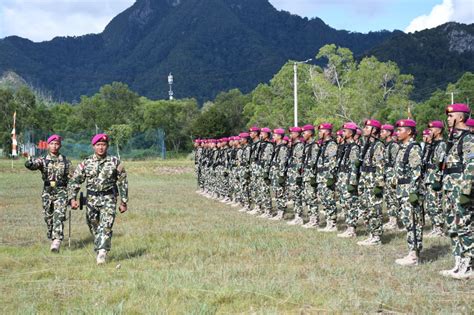 Kompi Komposit Marinir Satgas Hanlan Lnu Laksanakan Upacara