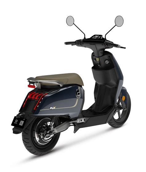 Vmoto CUX Cobalt Blue Scooter Kopen Bij Central Scooters